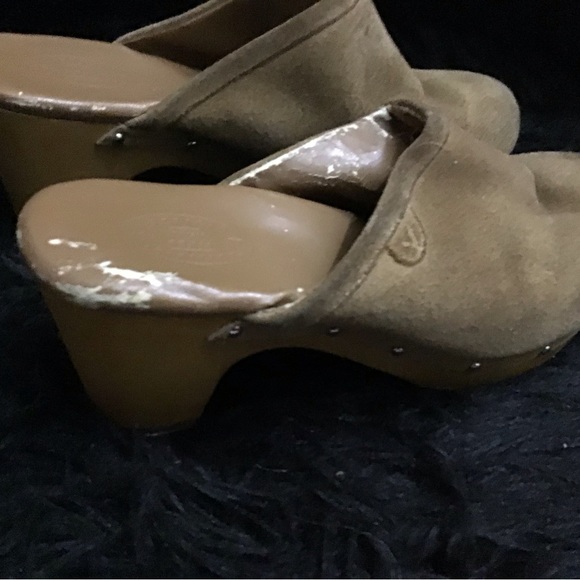 Clogs - Picture 2 of 3